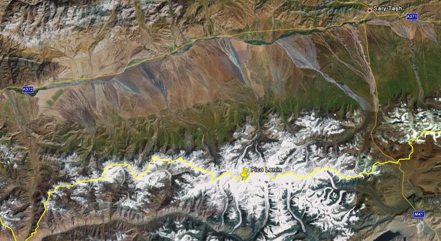 Fotografía de satélite de Kirguistán con la situación del Pico Lenin