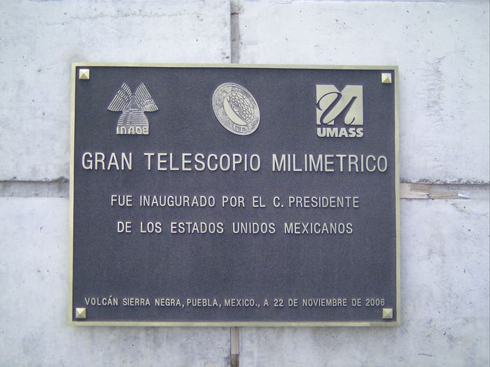 Commemorative plaque of the observatory in Sierra Negra