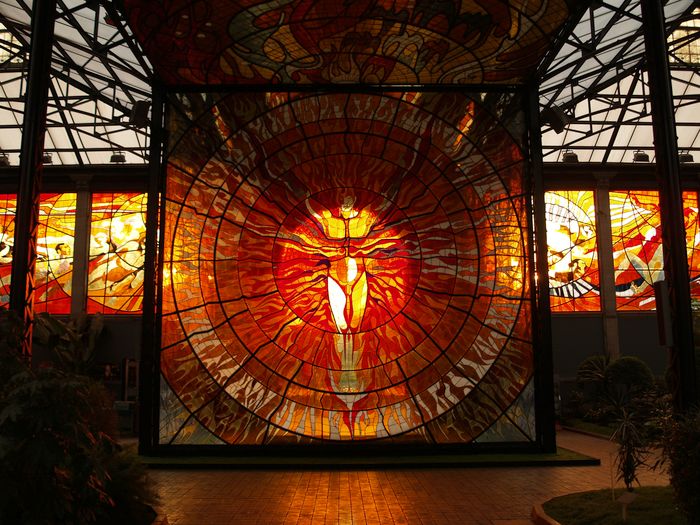 Stained glass window in the Cosmo Vitral Jardín Botánico