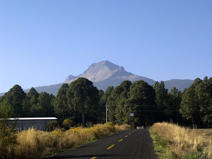 La Malinche vista desde la carretera hacia el Centro Vacacional IMSS La Malintzi